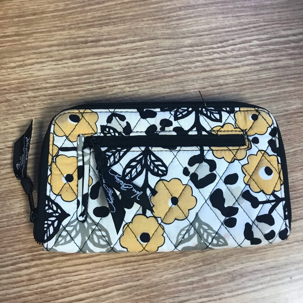 Vera Bradley zip around wallet